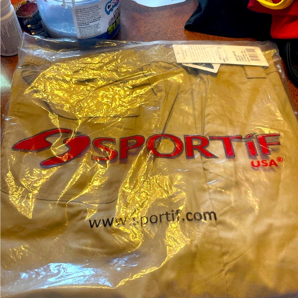 Size 36 brand new Sportif cargo shorts men’s